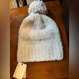 NWT Barefoot dreams winter hat with Pom in color Ocean.